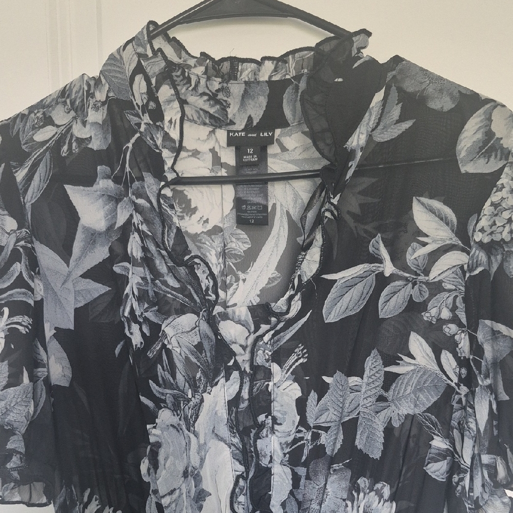 Lily Black and White Floral Blouse
